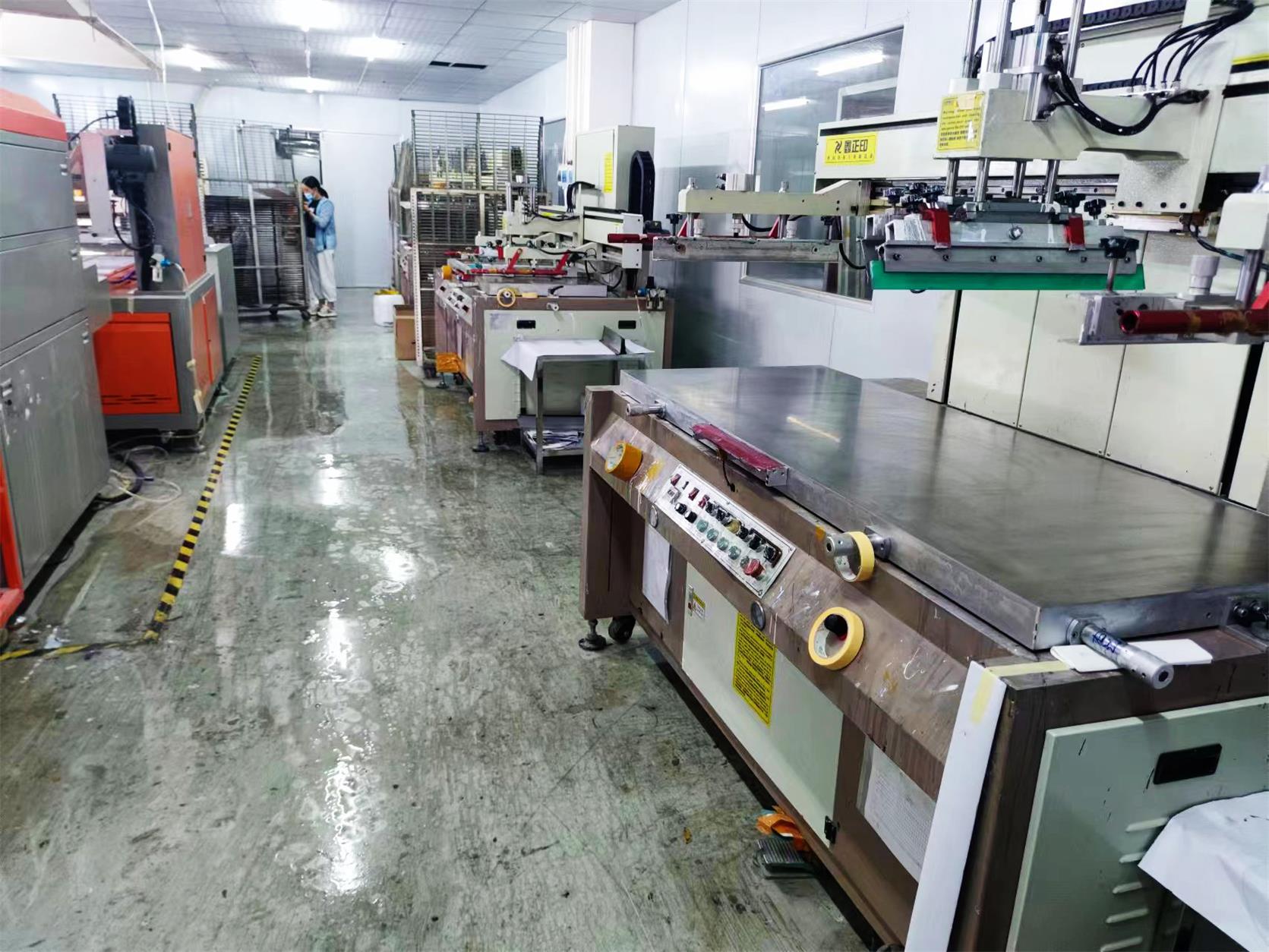 Semi-automatic screen printing machine
